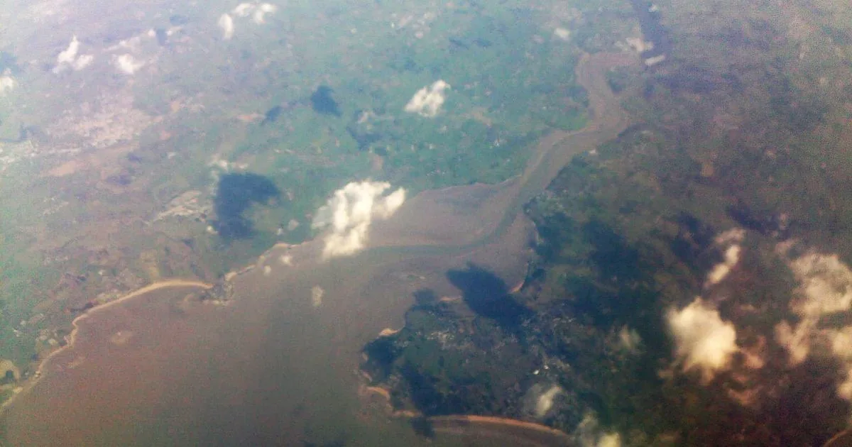 Embouchure de la Vilaine, zone basse exposée aux risques d'inondation en Bretagne